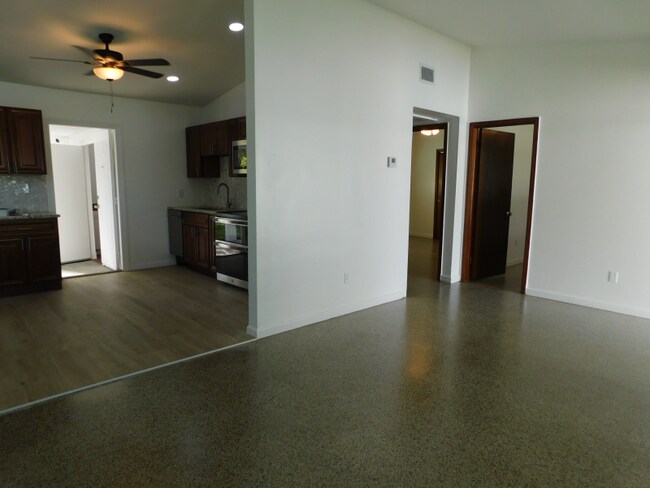 Building Photo - 1811 Highland Ave