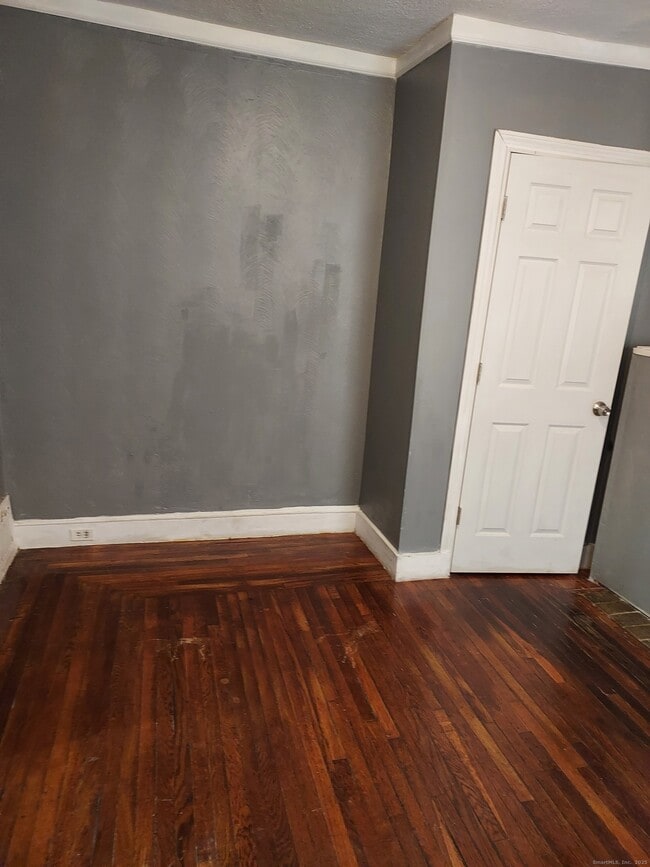 Foto del edificio - 339 Shelton Ave