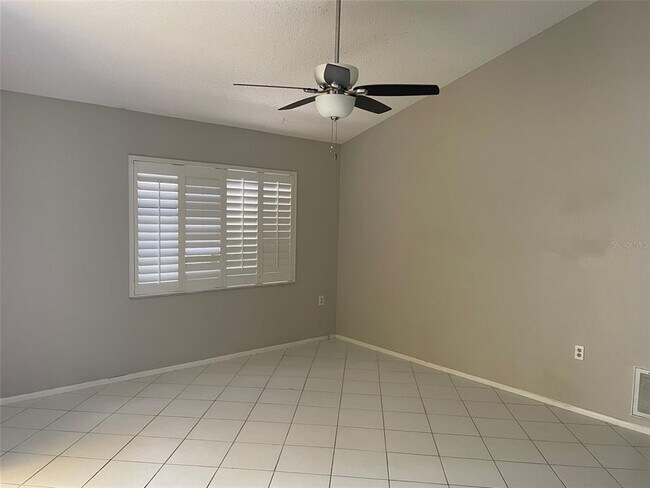 Foto del edificio - 8341 Luray Dr