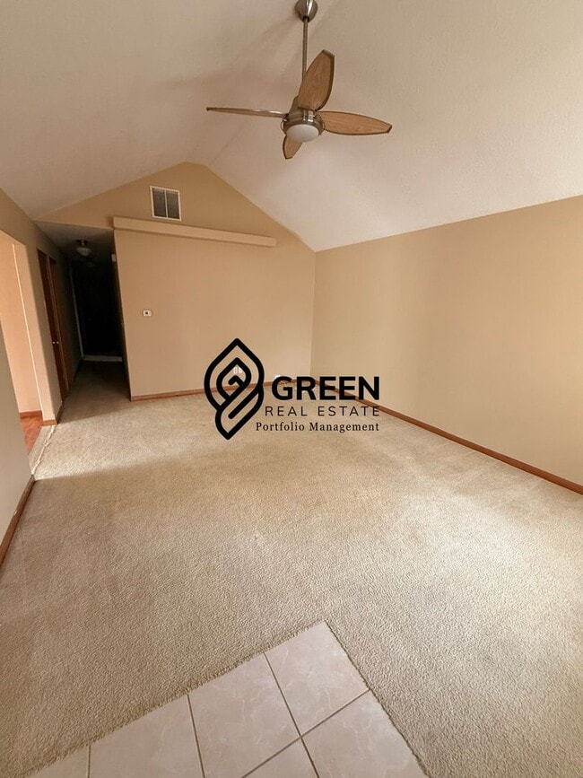 Building Photo - 3 bedroom, 2 bath Home for rent in Bradley IL!