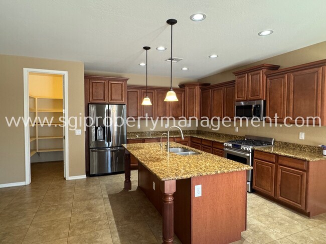 Foto del edificio - 135 W Yellow Wood Ave