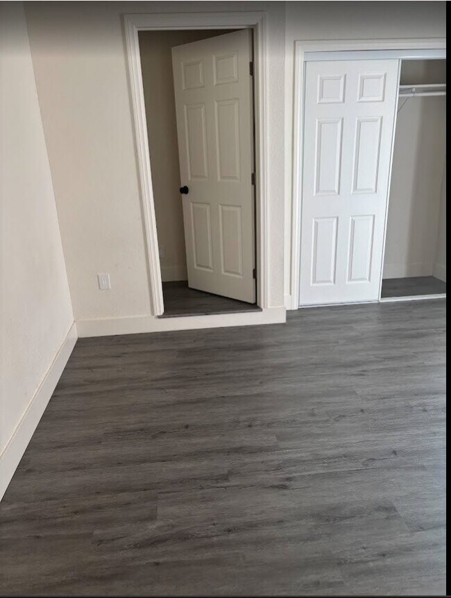 Foto del edificio - 891 E 6th St