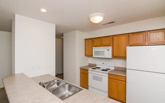 Kitchen - 2512 Cascade Ln