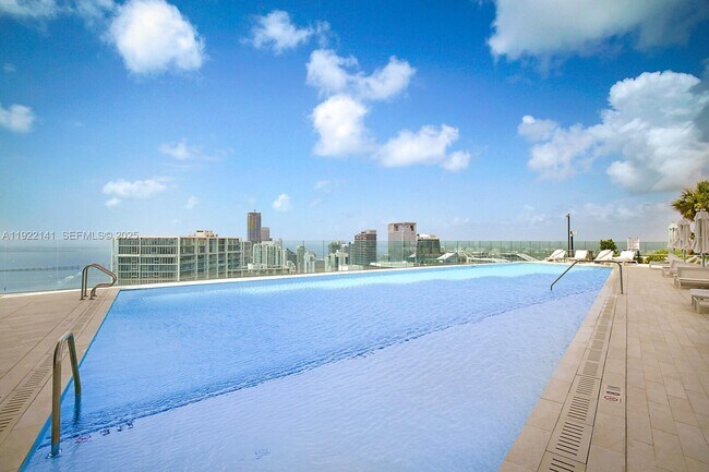 Building Photo - 300 S Biscayne Blvd