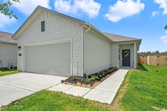 Foto del edificio - 3715 Golden Lily Ln