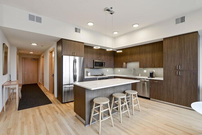 Foto del edificio - 740 Portland Ave