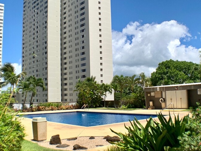 Building Photo - Kukui Plaza- Ewa Tower- 1 Bedroom, 1 Bath!