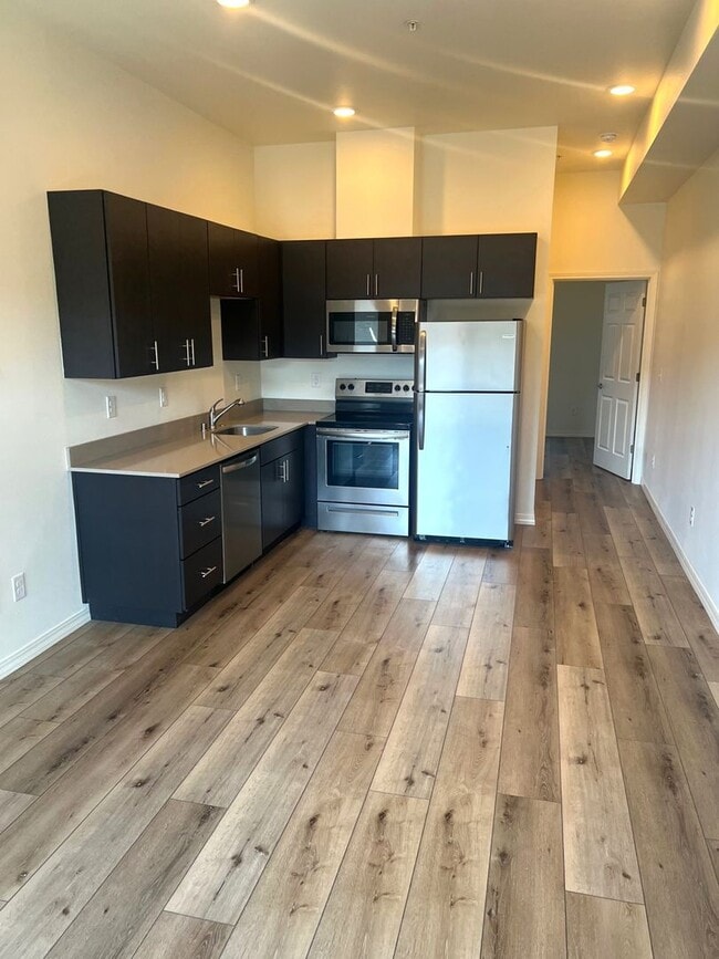 Building Photo - Evergreen Multiplex