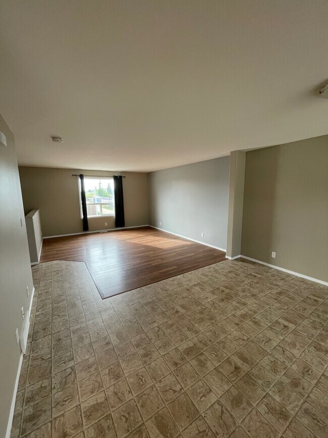 200 Hiebert Crescent, Martensville, SK S0K 0A2 Townhouse for Rent in Martensville, SK