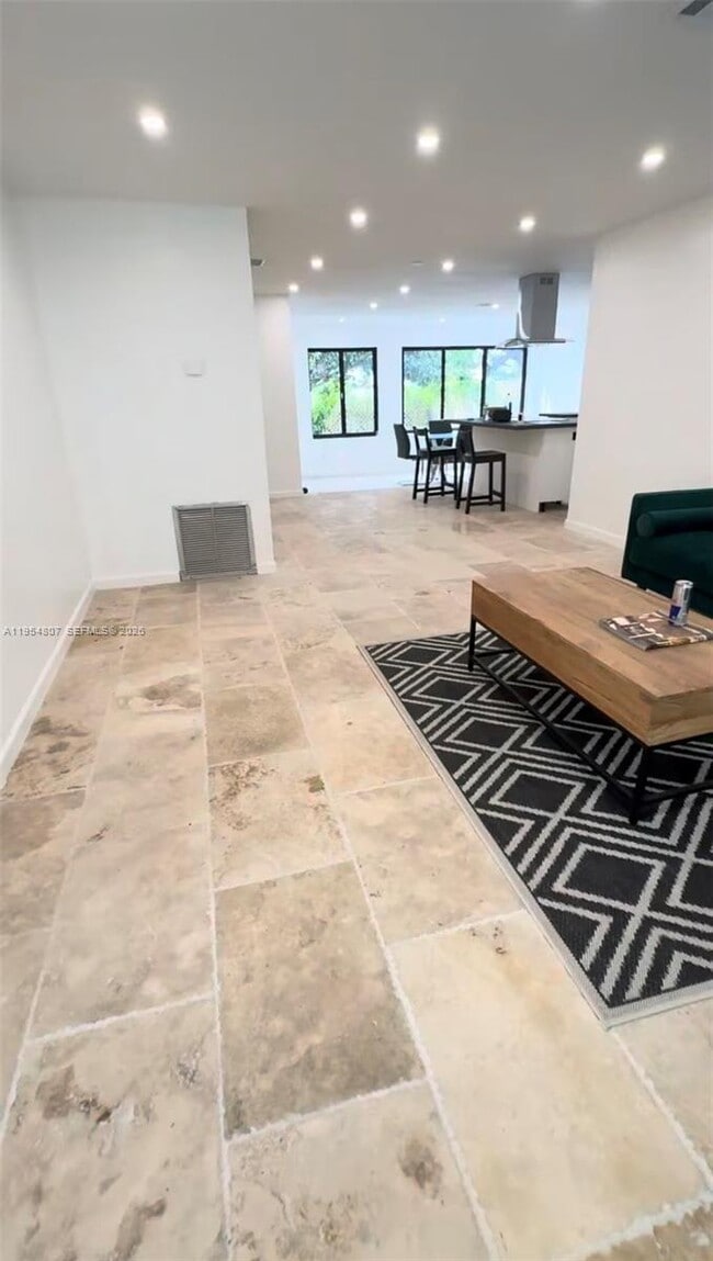 Foto del edificio - 820 NW 50th St