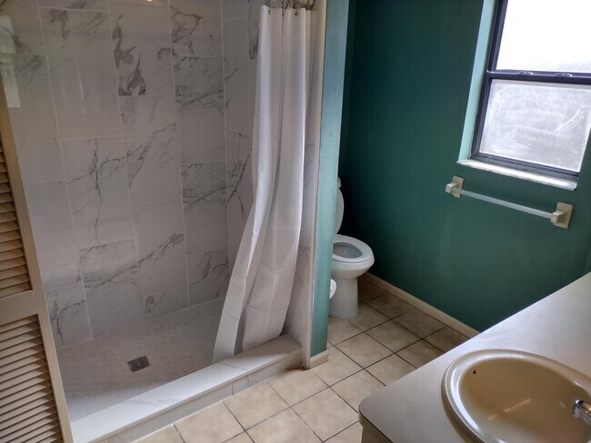 Building Photo - 1276 Little Oak Cir