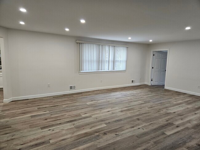 Foto del edificio - 724 Burnley Rd