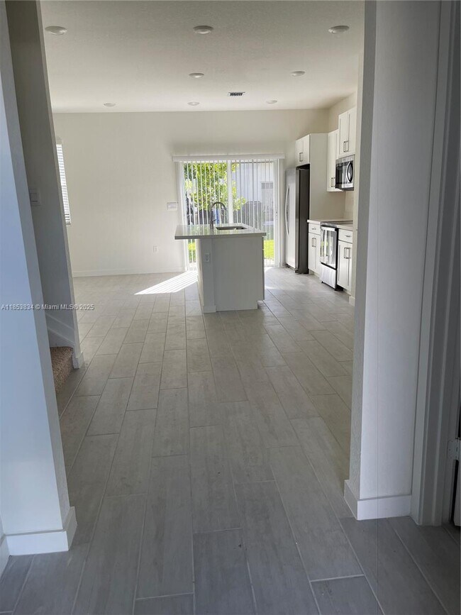 Foto del edificio - 748 SE 17th St