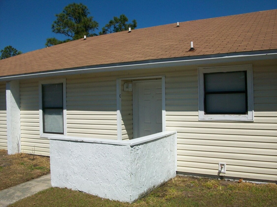 Primary Photo - Cozy 2 Bedroom Home