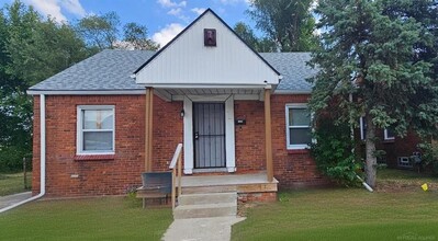 Building Photo - 16898 Lilac St