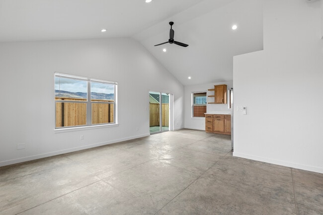 Building Photo - 109 Gangnes Dr