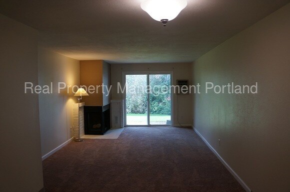 Building Photo - 14095 SW Walker Rd