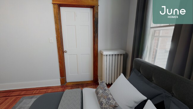 Foto del edificio - Queen room in 4-bed/2.0-bath Home