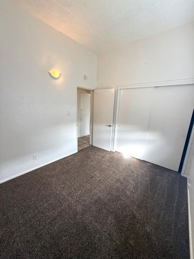 Foto del edificio - 3 bedroom apartment with a patio ***$250 gift card***