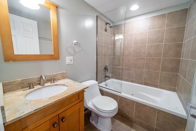 Foto del edificio - 8350 Kimball Ave