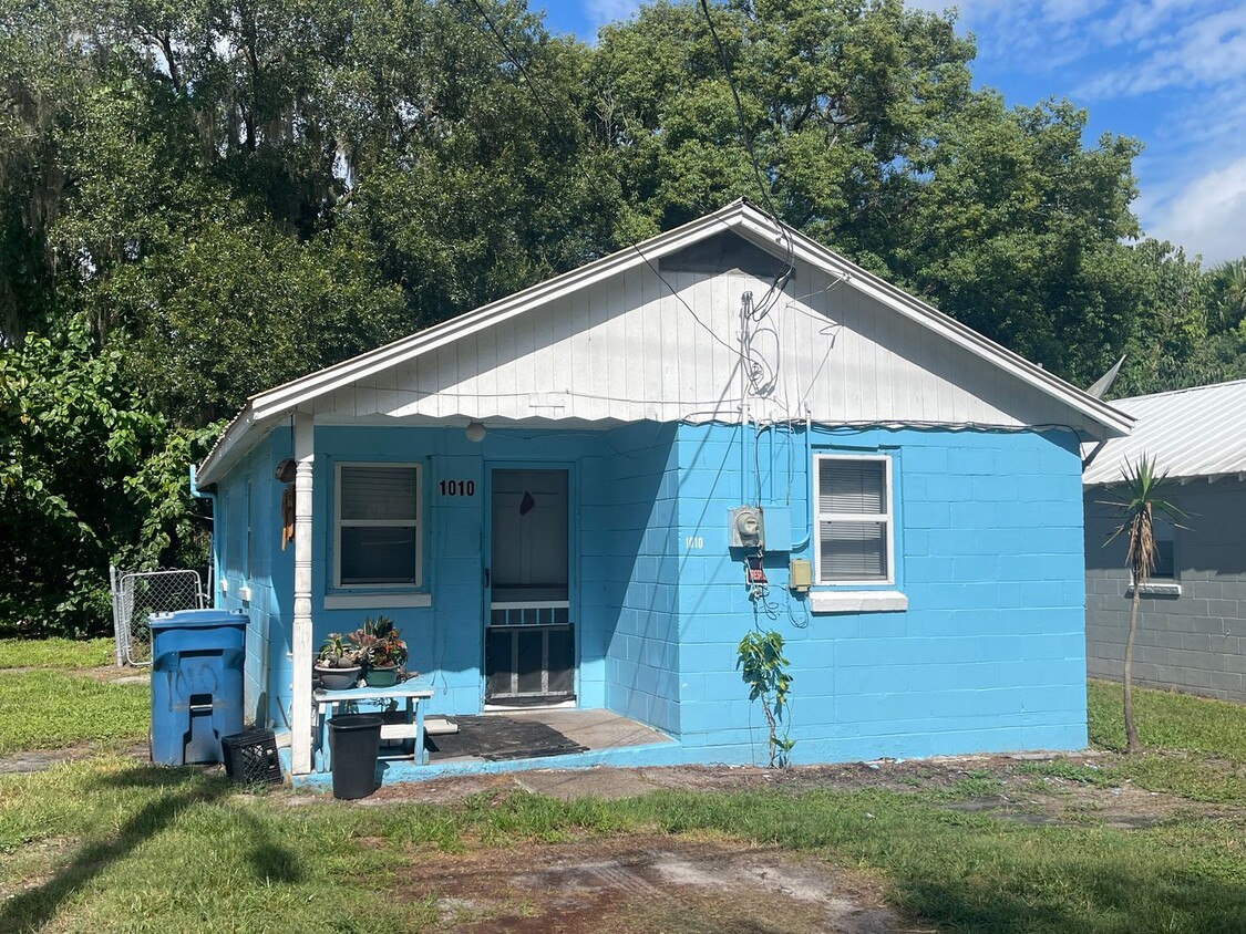 Primary Photo - 2 Bedroom , 1 Bath Cute Cottage Deland