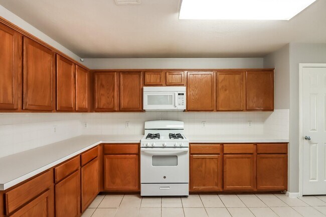 Foto del edificio - 8530 Windy Thicket Ln