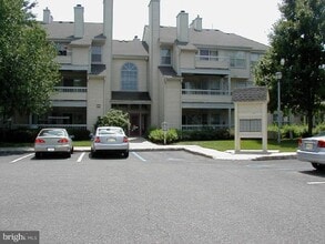 Building Photo - 207 Salem Ct