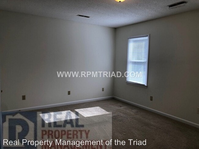 Building Photo - 3 br, 2.5 bath House - 3221 Hickory Ridge Dr