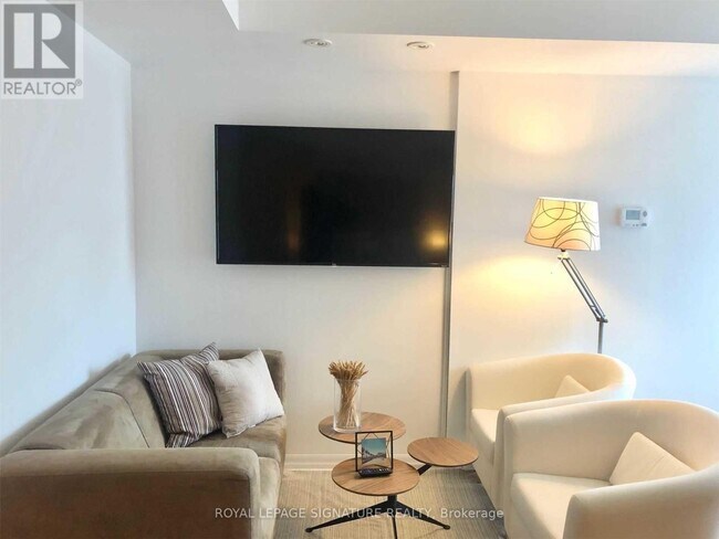 Building Photo - 1 King St W