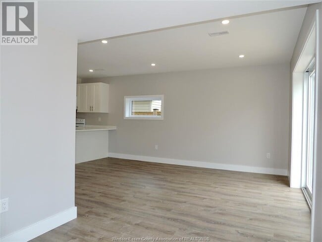 Photo du bâtiment - 3933 Woodward Blvd
