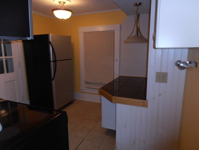 Building Photo - 50 Main St