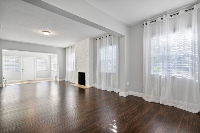 Building Photo - 131 NW 110th St