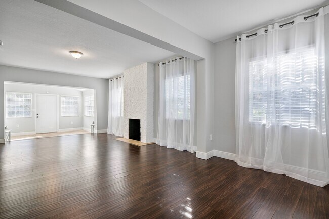Foto del edificio - 131 NW 110th St