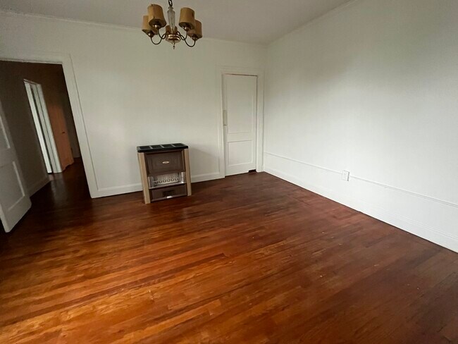 Foto del edificio - 305 N Jefferson St NE