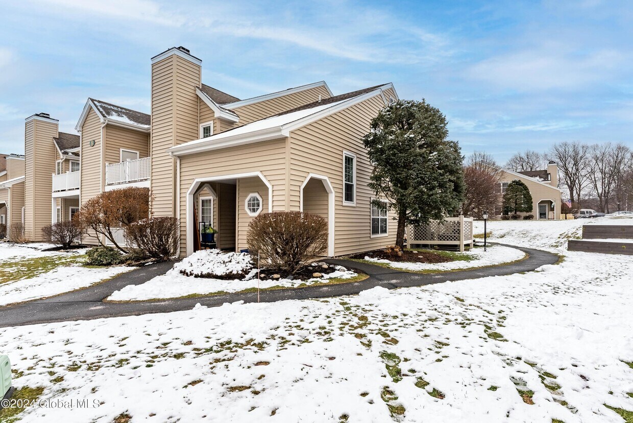 Foto principal - 822 Hampton Place Blvd