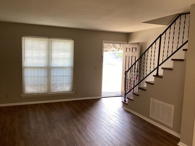 Photo - 1002 Central Dr Apartment