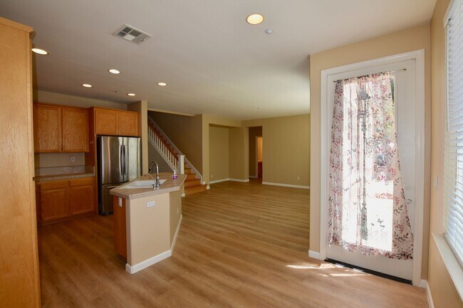 Foto del edificio - Garin Ranch 5 bedroom 3 Bath