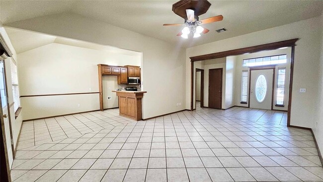 Building Photo - 417 E Plantation Terrace