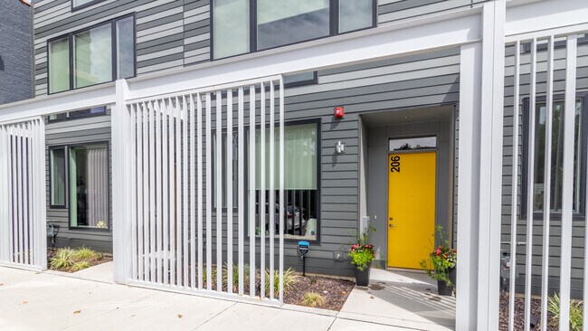 Building Photo - 208 Harrison St