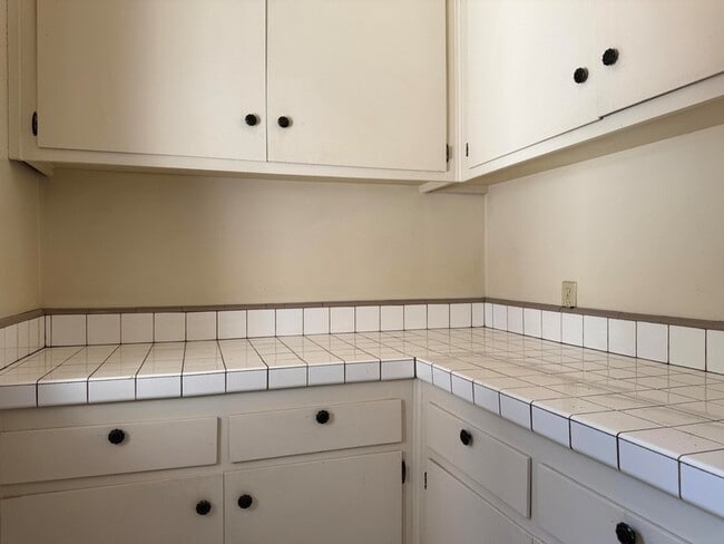 Building Photo - 4675 Verdugo Pl