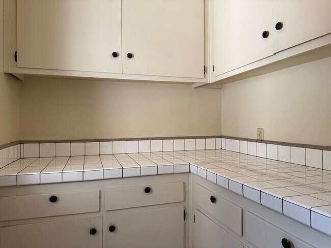 Foto del edificio - 4675 Verdugo Pl