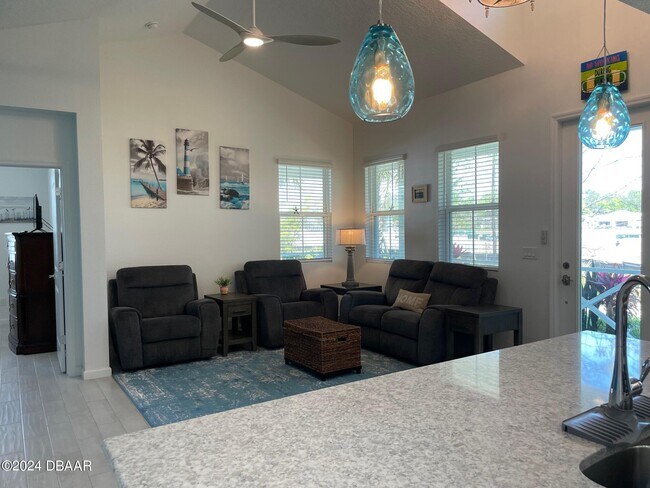 Building Photo - 544 Landshark Blvd