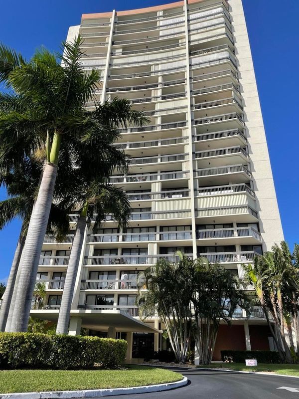 Foto del edificio - 2000 Presidential Way