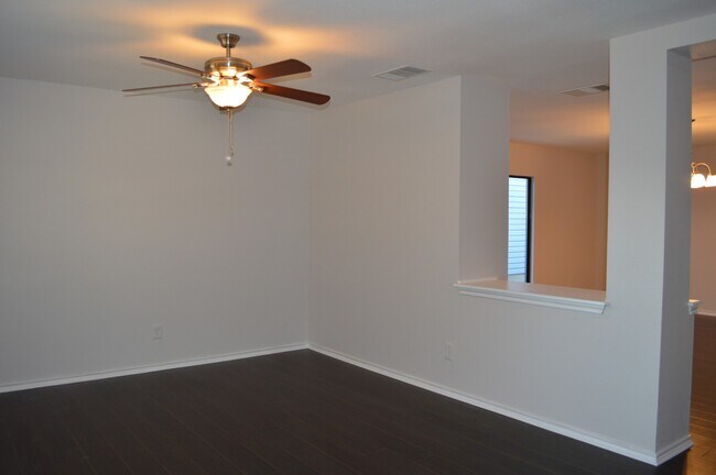 Foto del edificio - Newly remodeled 3 bed 2 bath