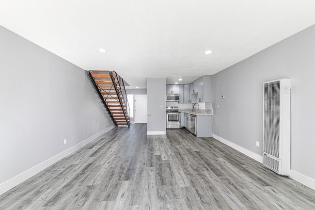 Building Photo - 13392 Magnolia St