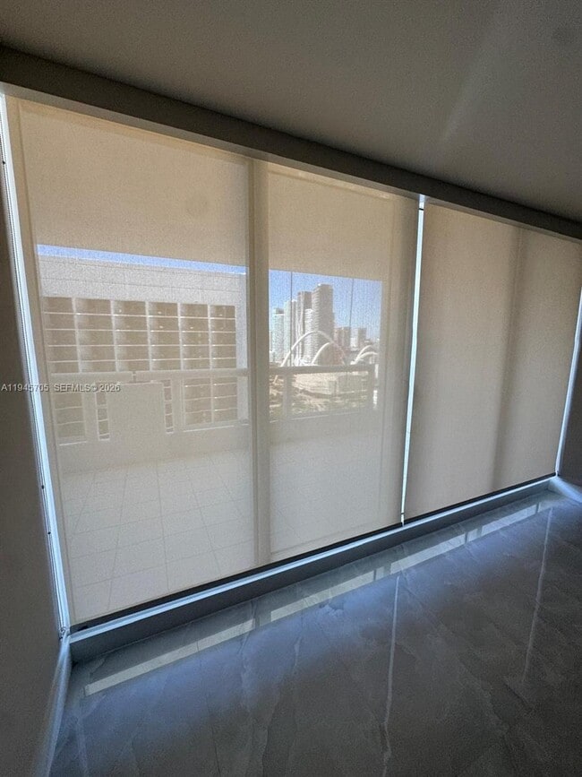 Building Photo - 1717 N Bayshore Dr