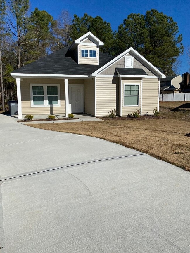 Building Photo - One level 3 bedroom 2 bath home