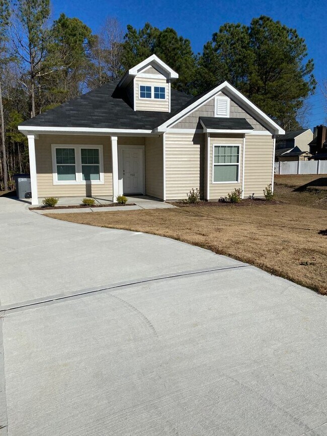 Foto del edificio - One level 3 bedroom 2 bath home