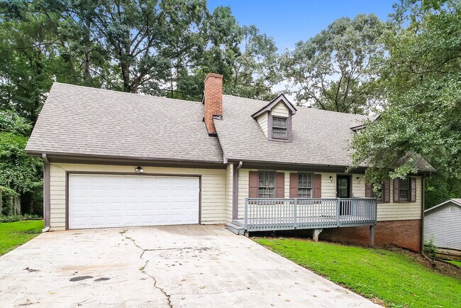 Building Photo - 672 Almand Branch Rd SE