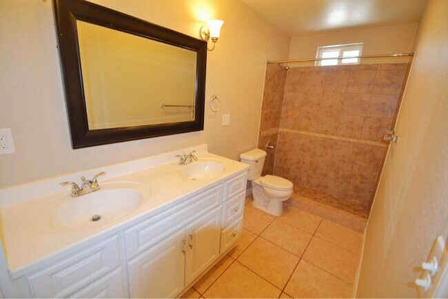 Foto del edificio - 13295 Beaver St